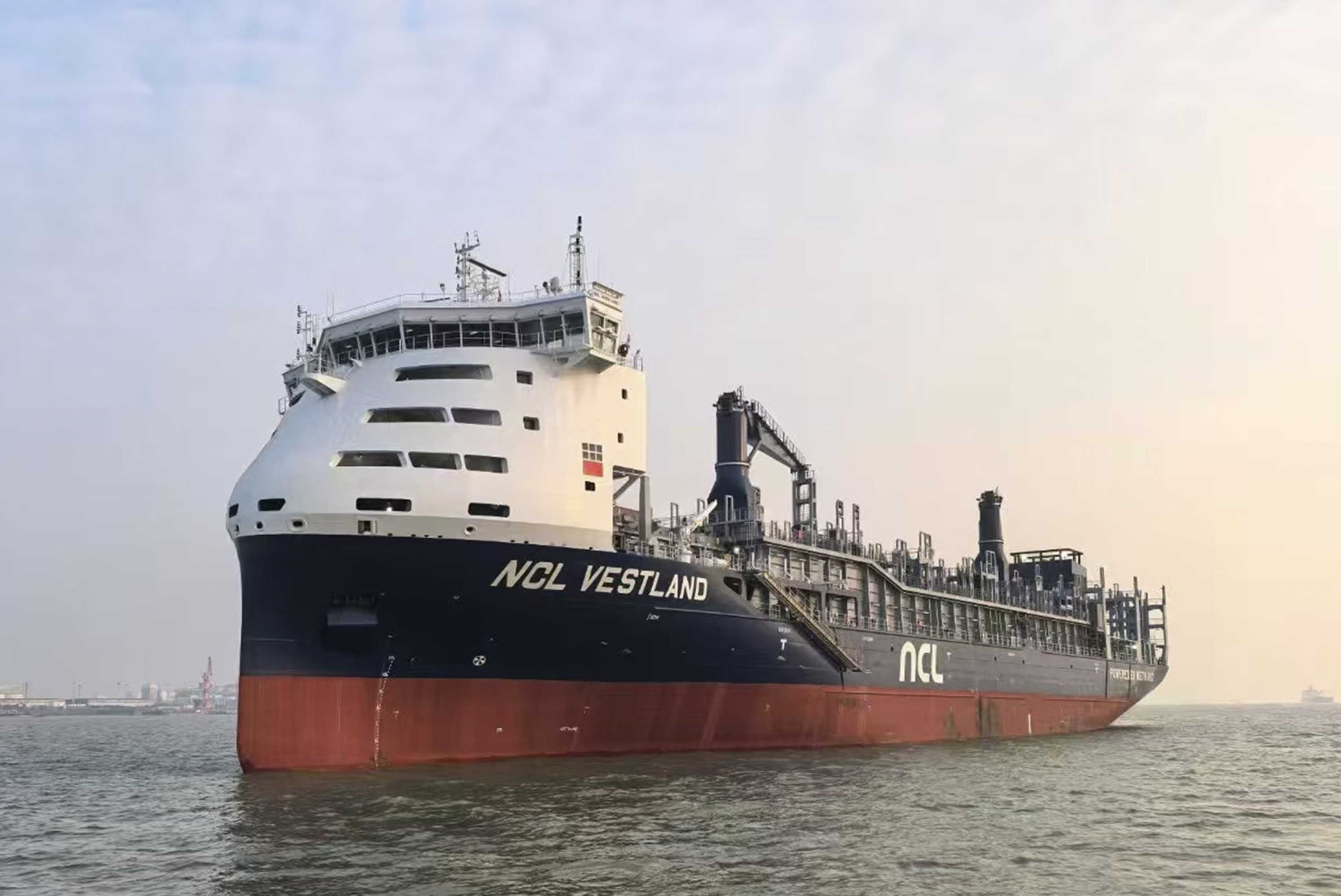 1300TEU Dual-fuel Container Vessel
