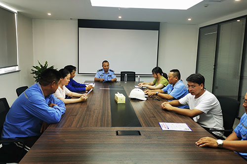 轄區(qū)派出所深入企業(yè)開展打擊整治網(wǎng)絡(luò)謠言宣傳活動
